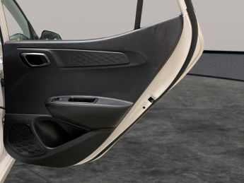 Hyundai i10 1.2 SE Connect (84 ps) - BLUETOOTH - CRUISE - CLIMATE CONTROL