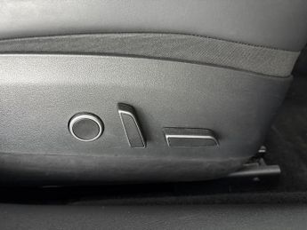 Tesla Model 3 Standard Range Plus RWD (241 bhp) - REVERSE CAM - NAV - HEATED L