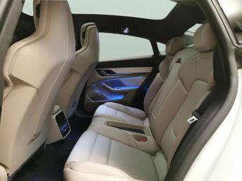 Porsche Taycan Performance Plus 93.4kWh Turbo S 4WD (11kW Charger) (761 ps) - P