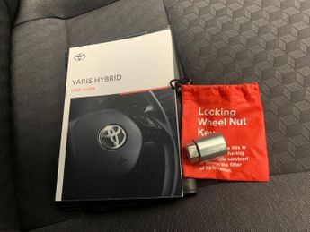 Toyota Yaris 1.5 VVT-h Icon E-CVT (116 ps) - BLUETOOTH - AIR CON - KEYLESS ST