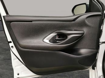 Toyota Yaris 1.5 VVT-h Icon E-CVT (116 ps) - WIFI - BLUETOOTH - DRIVING MODES