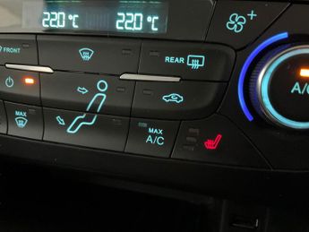 Ford Focus 2.0 TDCi Titanium X Powershift (150 ps) - REVERSE CAM - NAV