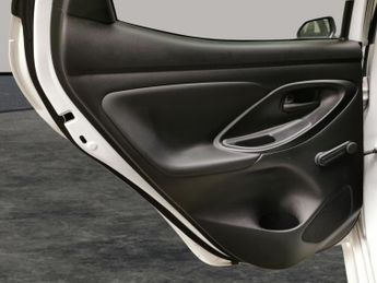 Toyota Yaris 1.5 VVT-h Icon E-CVT (116 ps) - WIFI - BLUETOOTH - DRIVING MODES