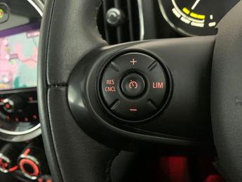Mini Countryman 1.5 10kWh Cooper SE Classic Plug-in ALL4 (222 ps) - ROOF RAILS -