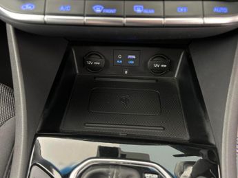 Hyundai Ioniq 1.6 h-GDi Premium DCT (141 ps) - NAV - HEATED STEERING - LANE DE