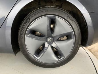 Tesla Model 3 (Dual Motor) Long Range 4WDE (346 ps) - REVERSE CAM - NAV - LEAT