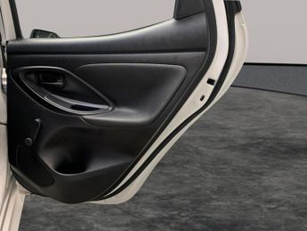 Toyota Yaris 1.5 VVT-h Icon E-CVT (116 ps) - BLUETOOTH - AIR CON - KEYLESS ST