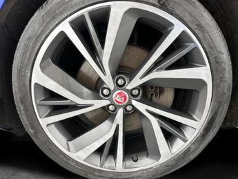 Jaguar I-PACE 400 90kWh SE 4WD (400 ps) - MERIDIAN AUDIO - NAV - WIFI