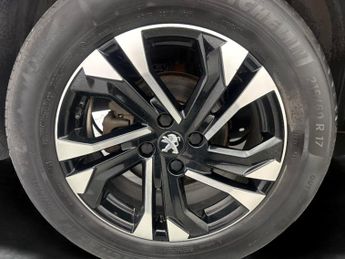 Peugeot E-2008 50kWh GT (136 ps) - HEATED SEATS - BLIND SPOT ASSIST - BLUETOOTH