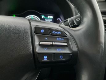 Hyundai Kona 64kWh Premium SE (7kW Charger) (204 ps) - KEYLESS ENTRY