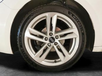 Audi A1 1.0 TFSI 25 S line Sportback S Tronic (95 ps) - BLUETOOTH - HALF