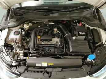 Audi A1 1.0 TFSI 25 S line Sportback S Tronic (95 ps) - BLUETOOTH - HALF