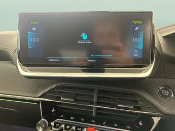Peugeot E-2008 50kWh GT (136 ps) - HEATED SEATS - BLIND SPOT ASSIST - BLUETOOTH