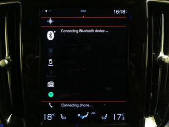 Volvo V60 2.0h T6 Recharge 11.6kWh R-Design Plug-in AWD (340 ps) - AUTO PA