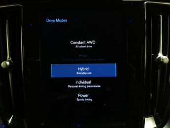 Volvo V60 2.0h T6 Recharge 11.6kWh R-Design Plug-in AWD (340 ps) - AUTO PA