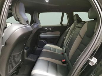 Volvo V60 2.0h T6 Recharge 11.6kWh R-Design Plug-in AWD (340 ps) - AUTO PA