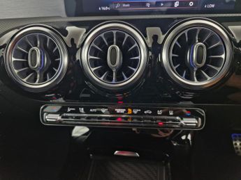 Mercedes-Benz CLA 1.3 CLA250e 15.6kWh AMG Line (Premium) Coupe Plug-in 8G-DCT (218