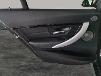 BMW 3 Series 2.0 320d M Sport Shadow Edition xDrive (190 ps) - HK AUDIO - LED