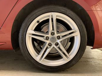Audi A4 1.4 TFSI S line S Tronic (150 ps) - DRIVING MODES - PADDLE SHIFT