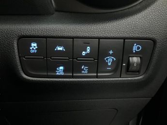Hyundai Kona 64kWh Premium SE (7kW Charger) (204 ps) - KEYLESS ENTRY