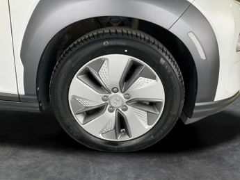Hyundai Kona 64kWh Premium SE (7kW Charger) (204 ps) - KEYLESS ENTRY