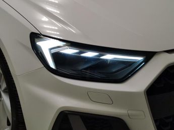 Audi A1 1.0 TFSI 25 S line Sportback S Tronic (95 ps) - BLUETOOTH - HALF