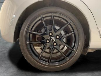 Toyota Yaris 1.5 VVT-h GR SPORT E-CVT (100 ps) - 17IN ALLOYS - AIR CON - DAB