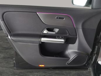 Mercedes-Benz EQA EQA 250 66.5kWh Sport (190 ps) - CRUISE - PADDLE SHIFT - 18IN AL