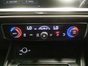Audi Q3 2.0 TFSI 40 S line S Tronic quattro (190 ps) - BLUETOOTH - DRIVI