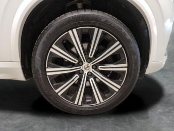 Volvo XC90 2.0 T5 Inscription 4WD (250 ps) - SENSUS SAT NAV - AUTO PARK - L