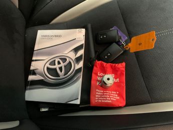 Toyota Yaris 1.5 VVT-h GR SPORT E-CVT (100 ps) - AIR CON - DAB - PRIVACY GLAS
