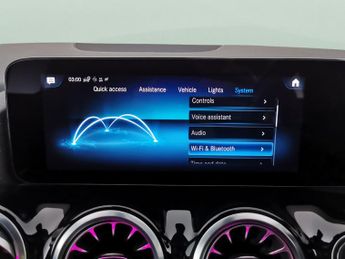 Mercedes-Benz EQA EQA 250 66.5kWh Sport (190 ps) - CRUISE - PADDLE SHIFT - 18IN AL