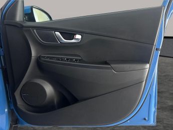 Hyundai Kona 64kWh Premium (10.5kW Charger) (204 ps) - REVERSE CAM - NAV - HE