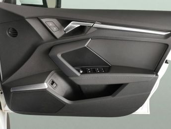 Audi A3 1.4 TFSIe 40 S line Sportback Plug-in S Tronic 13kWh (204 ps) - 