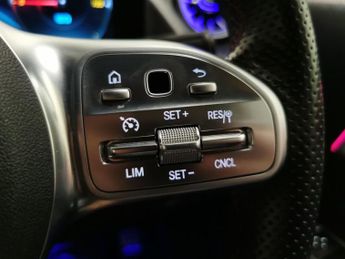 Mercedes-Benz EQA EQA 250 66.5kWh AMG Line (190 ps) - BLIND SPOT ASSIST - LANE DEP