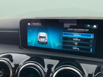 Mercedes-Benz A Class 1.3 A180 Sport (Executive) 7G-DCT (136 ps) - HEATED SEATS - NAV