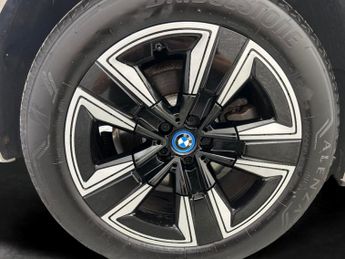 BMW iX3 80kWh M Sport (286 ps) - AUTO PARK - REVERSE CAM - LEATHER