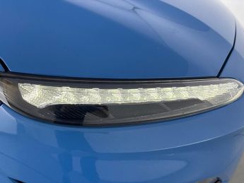 Hyundai Kona 64kWh Premium (10.5kW Charger) (204 ps) - REVERSE CAM - NAV - HE