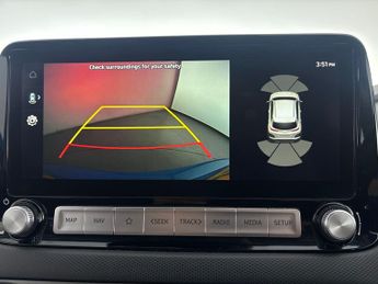 Hyundai Kona 64kWh Premium (10.5kW Charger) (204 ps) - REVERSE CAM - NAV - HE