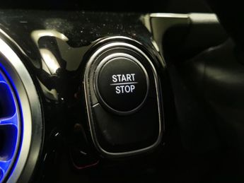 Mercedes-Benz EQA EQA 250 66.5kWh AMG Line (190 ps) - BLIND SPOT ASSIST - LANE DEP