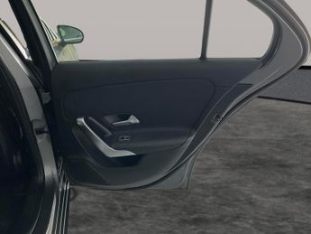 Mercedes-Benz A Class 1.3 A180 Sport (Executive) 7G-DCT (136 ps) - HEATED SEATS - NAV