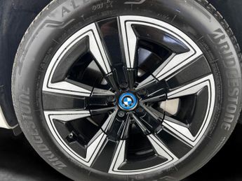 BMW iX3 80kWh M Sport (286 ps) - AUTO PARK - REVERSE CAM - LEATHER