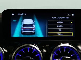 Mercedes-Benz EQA EQA 250 66.5kWh AMG Line (190 ps) - BLIND SPOT ASSIST - LANE DEP