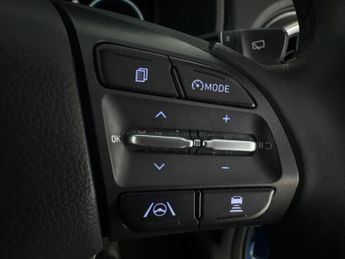 Hyundai Kona 64kWh Premium (10.5kW Charger) (204 ps) - REVERSE CAM - NAV - HE