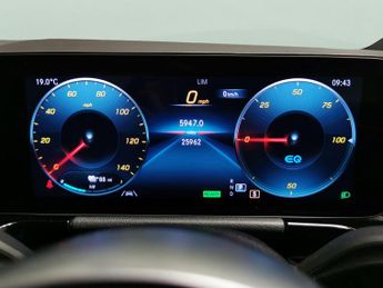 Mercedes-Benz EQA EQA 250 66.5kWh AMG Line (190 ps) - HEATED SEATS - NAV - BLIND S