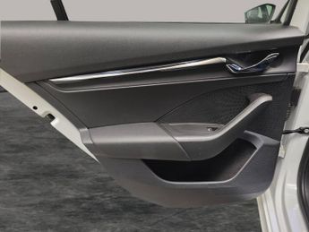 Skoda Octavia 1.4 TSI iV 13kWh SE Technology Plug-in DSG (204 ps) - PARK SENSO