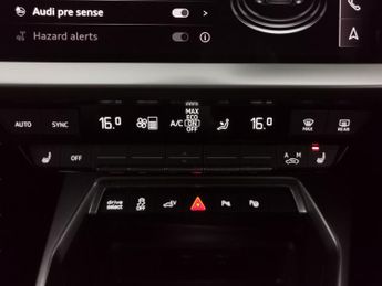 Audi A3 1.4 TFSIe 40 S line Sportback Plug-in S Tronic 13kWh (204 ps) - 