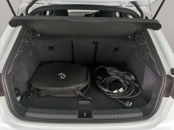 Audi A3 1.4 TFSIe 40 S line Sportback Plug-in S Tronic 13kWh (204 ps) - 