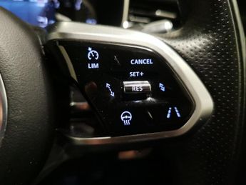 Jaguar F-PACE 2.0 D200 MHEV R-Dynamic S AWD (204 ps) - HEATED STEERING - WIFI