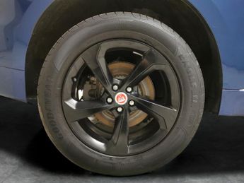 Jaguar F-PACE 2.0 D200 MHEV R-Dynamic S AWD (204 ps) - HEATED STEERING - WIFI